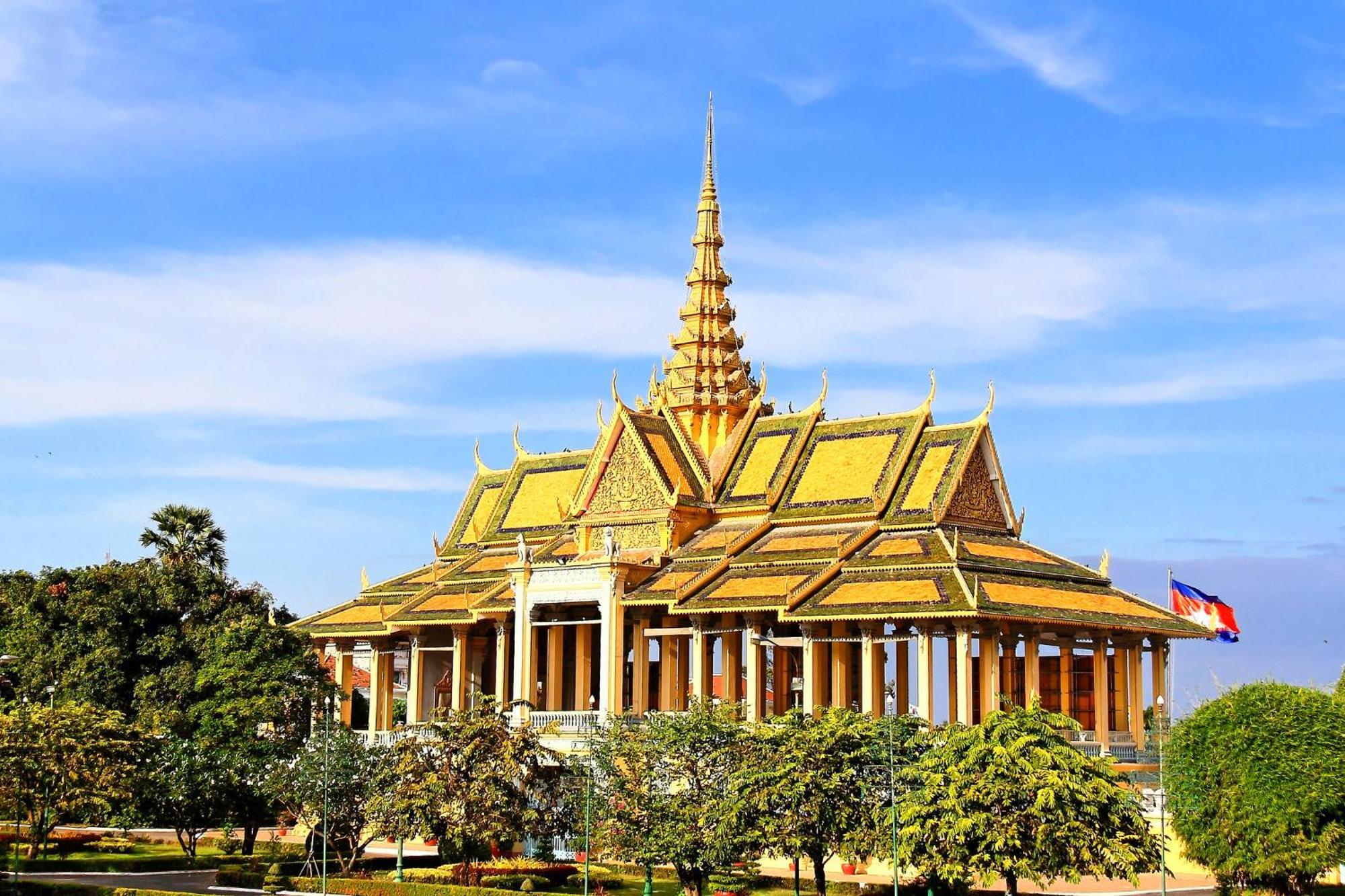 Sky Hotel Central Phnom Penh - Rooms & Apartments Exterior photo