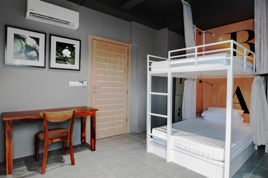 Sky Hotel Central Phnom Penh - Rooms & Apartments Room photo