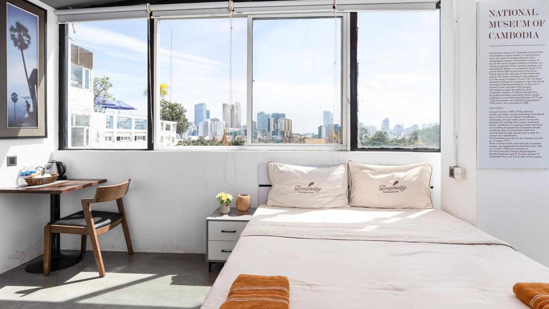 Sky Hotel Central Phnom Penh - Rooms & Apartments Exterior photo