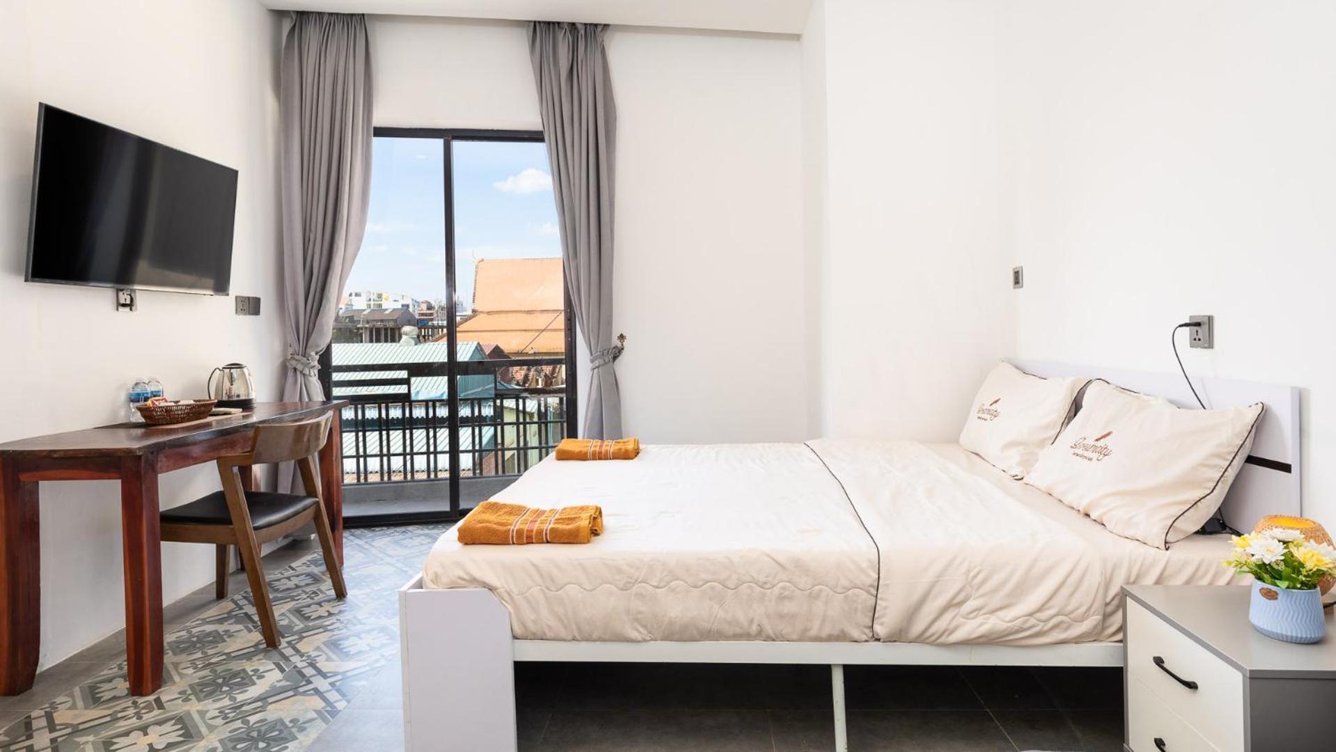 Sky Hotel Central Phnom Penh - Rooms & Apartments Exterior photo