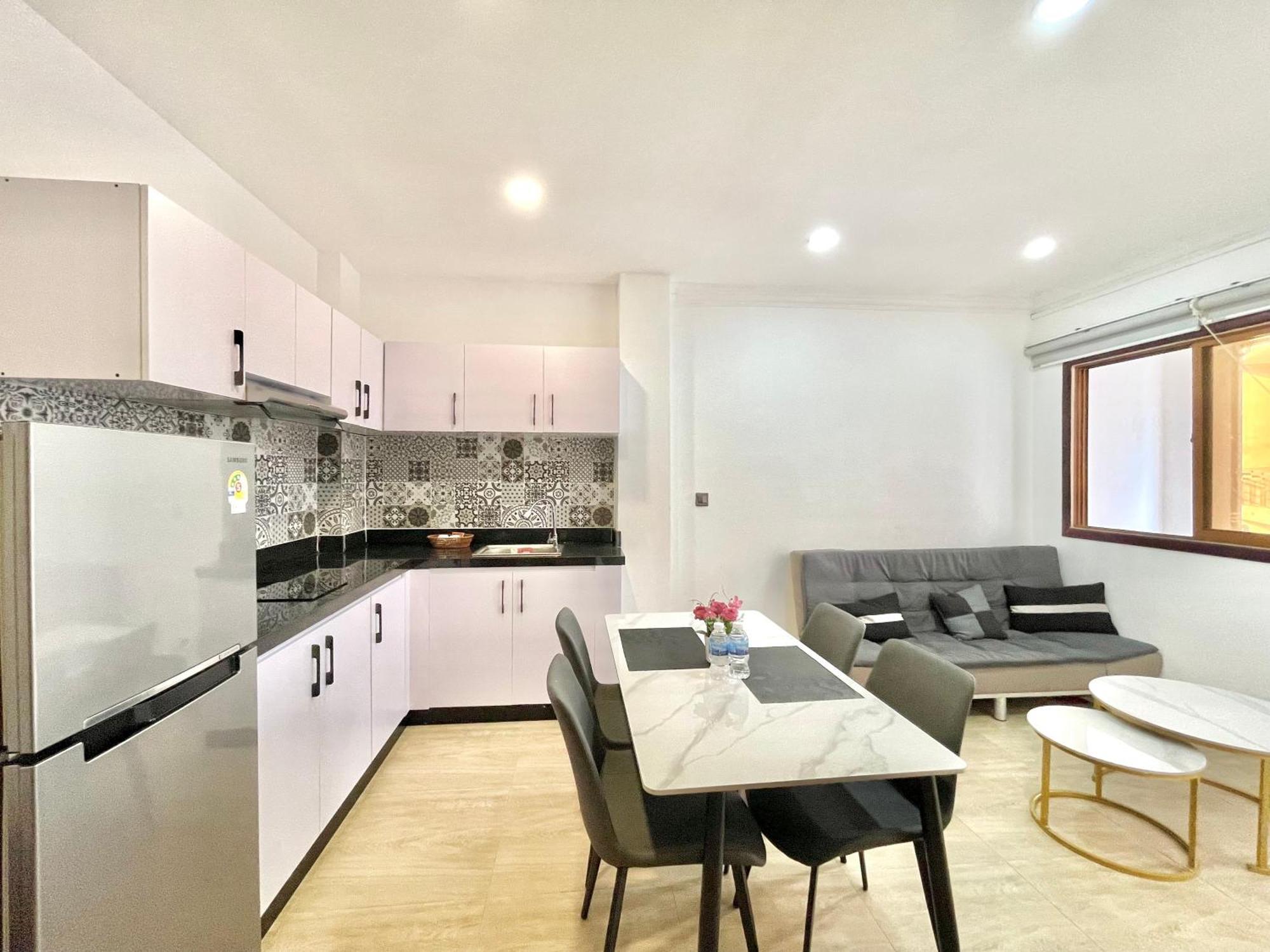 Sky Hotel Central Phnom Penh - Rooms & Apartments Exterior photo